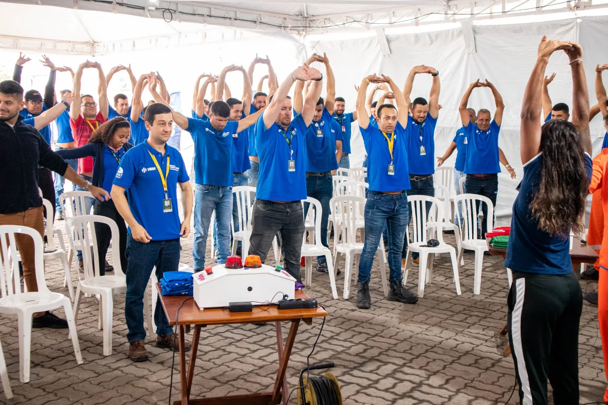 Ginástica laboral: durante a jornada de trabalho